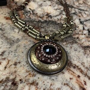 Elegant Black and Gold Pendant Necklace